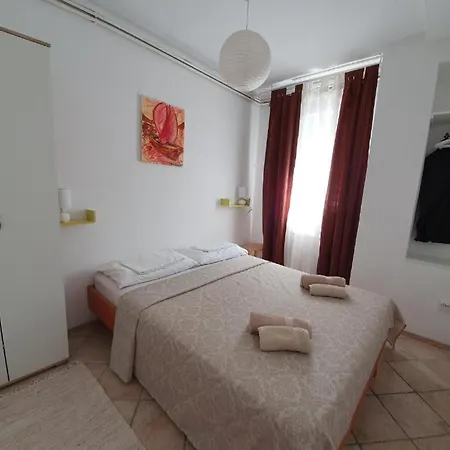 Family Jimmy - Center *