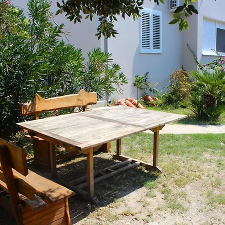 Family Jimmy - Center Pag Town