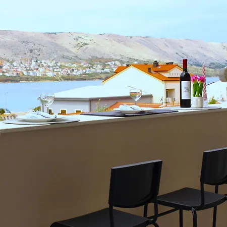 Family Jimmy - Center * Pag Town