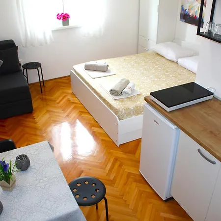 Family Jimmy - Center *